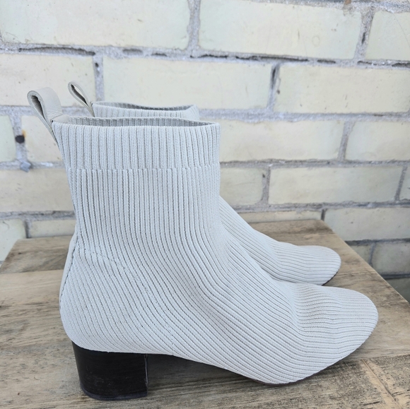 Everlane The Glove Boots - Picture 2 of 11